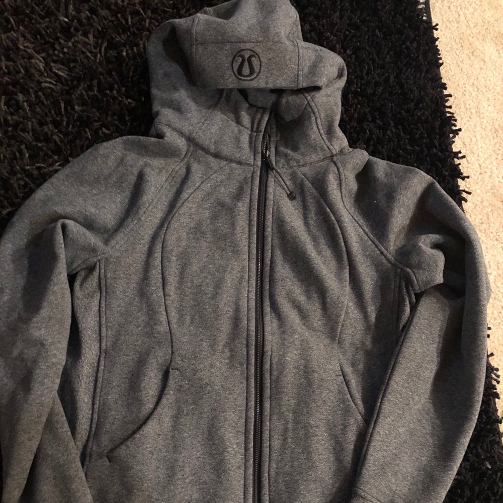 Lululemon sweater grey size 12 fits like Large